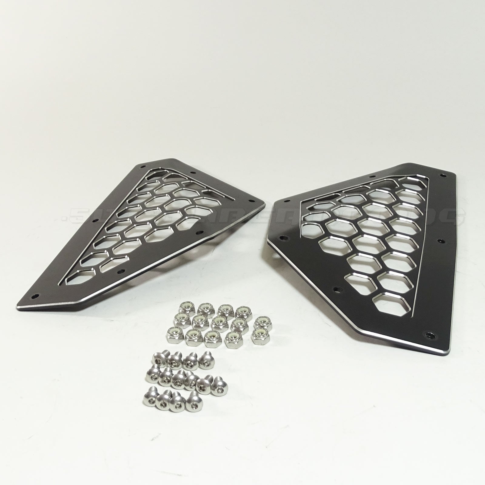 Billet Rear Grille Bezels for Can-Am X3 - Two tone engraving